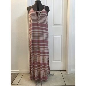 Dress, mauve and light grey fun dress front ties